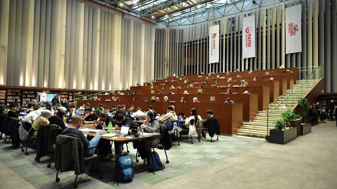 Başkonsoloslardan Fatih kütüphanelerine tam not