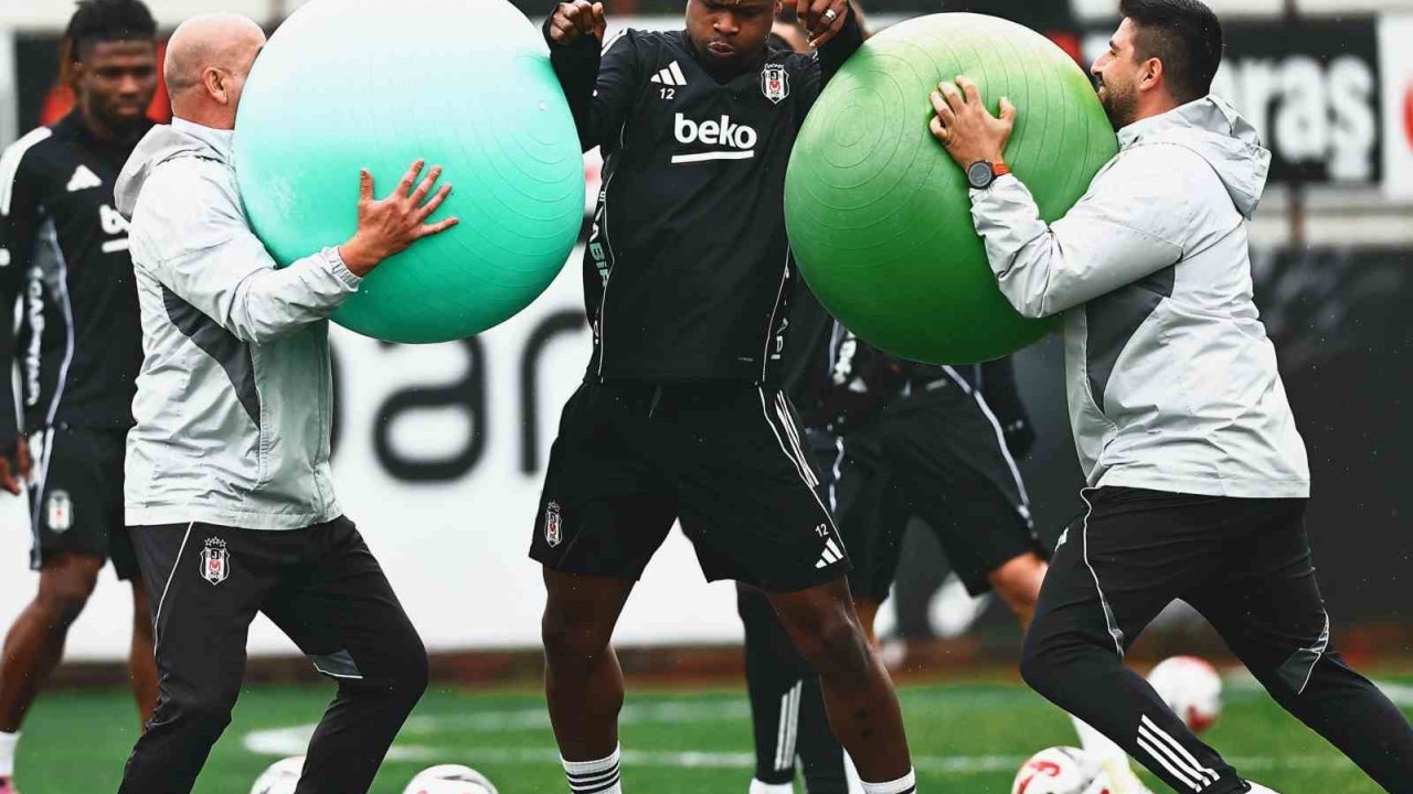Beşiktaş kondisyon ve taktik çalıştı