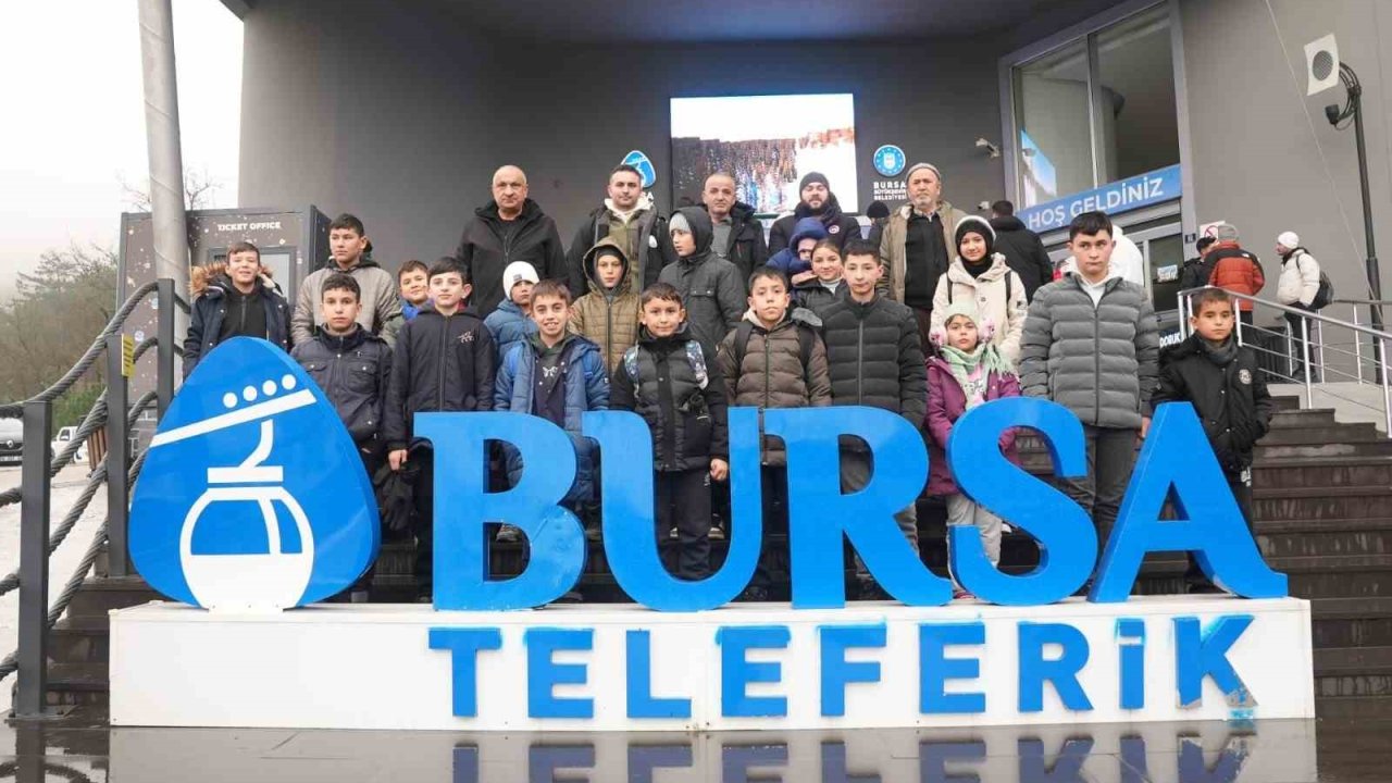 Osmangazi Belediyesi’nden çocuklara Uludağ’da kayak sürprizi