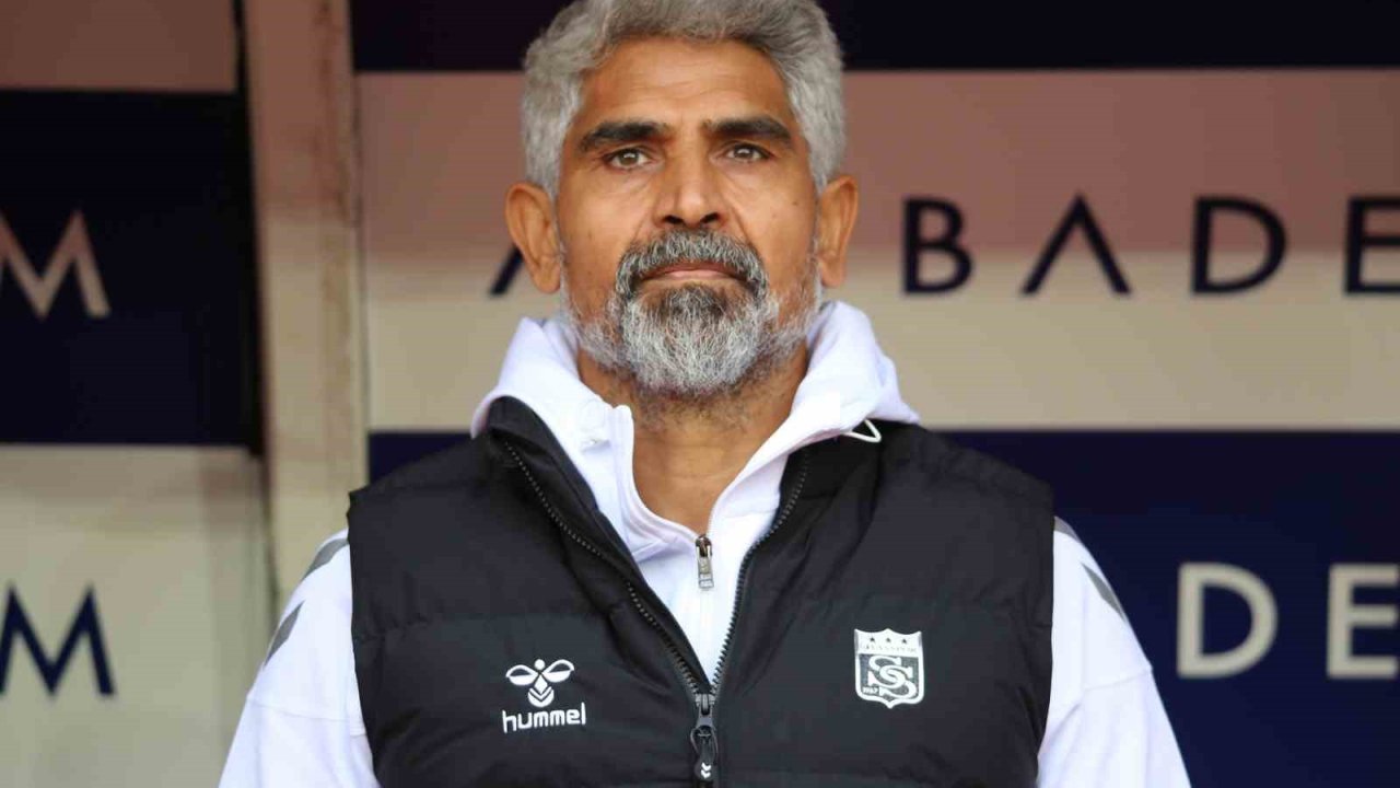 İsmet Taşdemir, Sivasspor’da ilk maçına çıktı