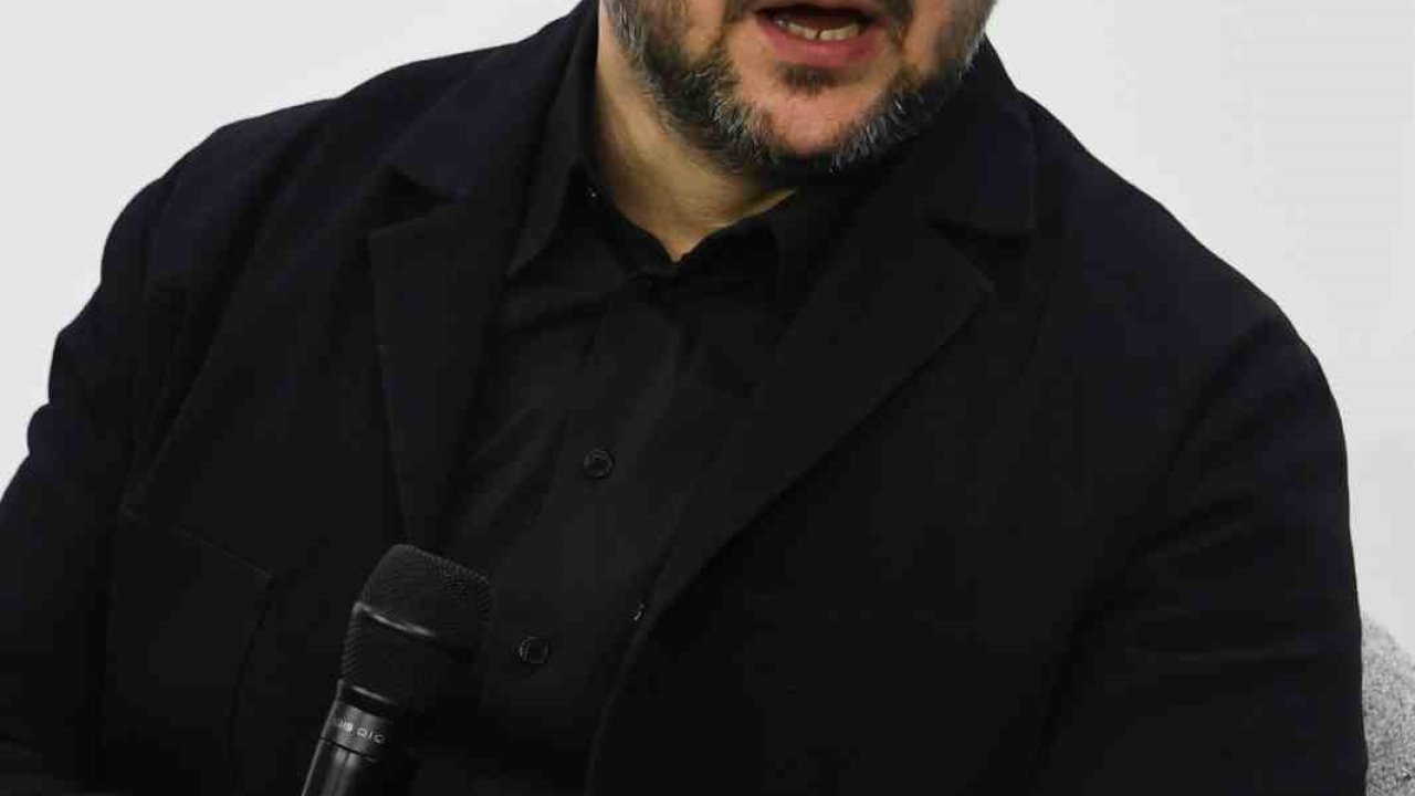 Zelenskiy: "Bize iki aylık bir ateşkes verin, seçimlere gideriz"