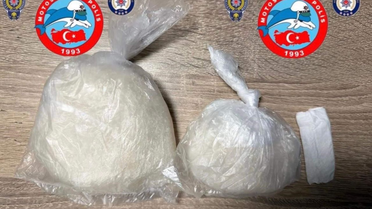 Kocaeli’de durdurulan 4 şüpheliden yüklü miktarda uyuşturucu çıktı