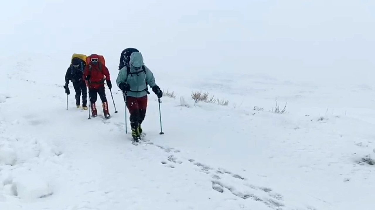 Süphan Dağı tırmanışı hava muhalefetine takıldı