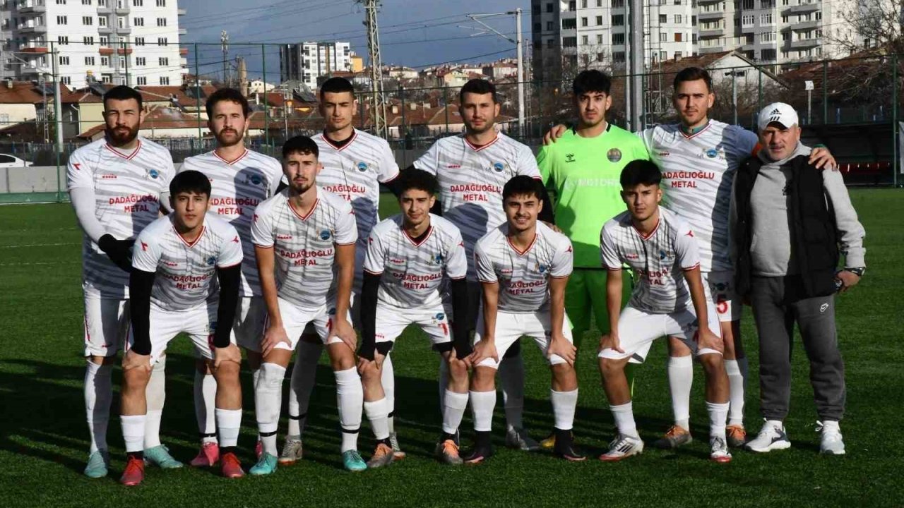 Lider Kayseri Şekerspor adım adım ilerliyor