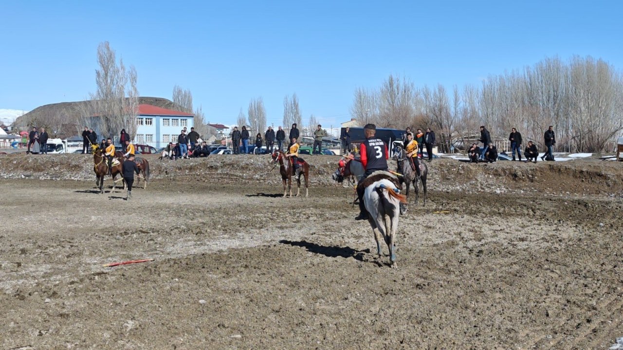 Aşkale’de ciritçiler sezona hazırlanıyor