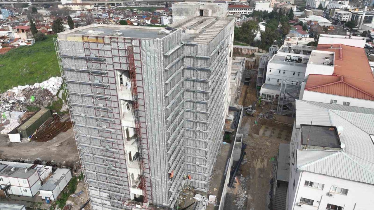 Eşrefpaşa Hastanesi’nin yeni binasında sona doğru