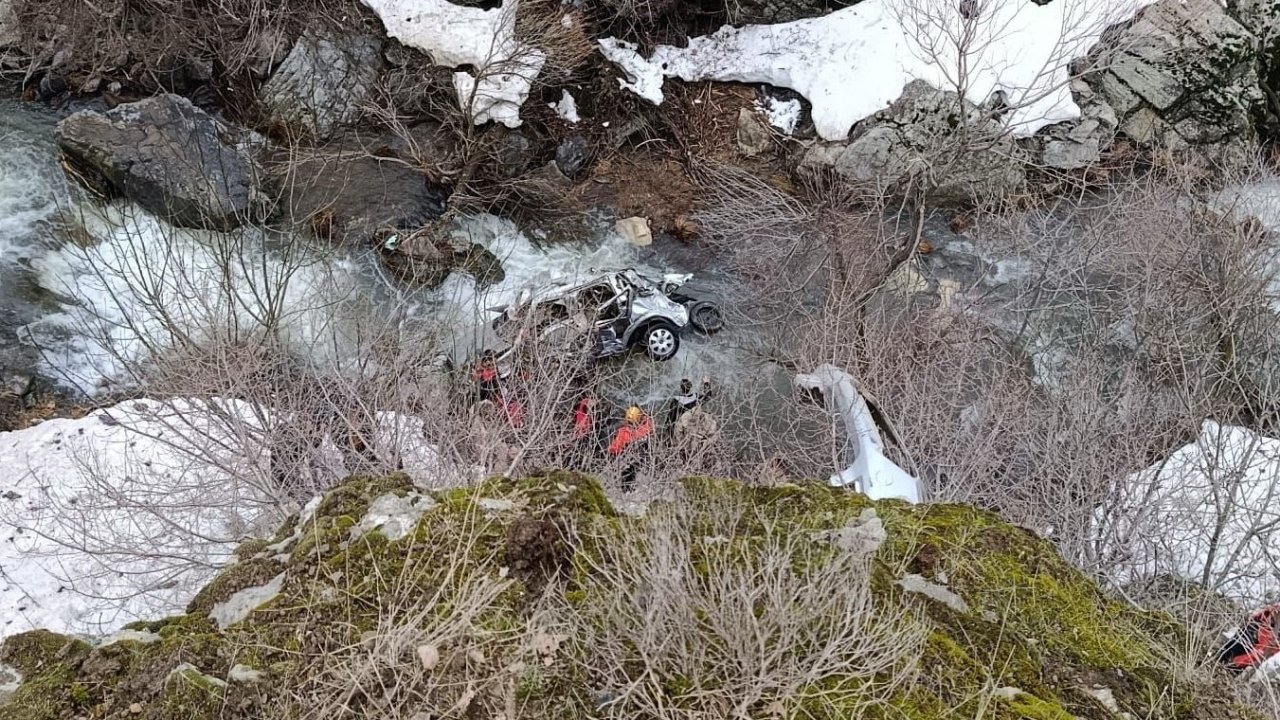 Güroymak’ta feci kaza: 3 ölü, 5 ağır yaralı