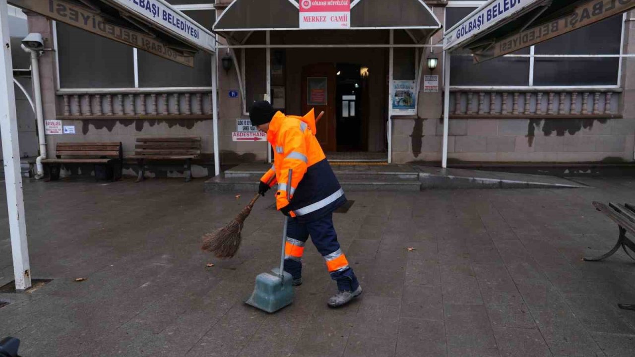 Gölbaşı Belediyesinden camilerde Ramazan öncesi detaylı temizlik