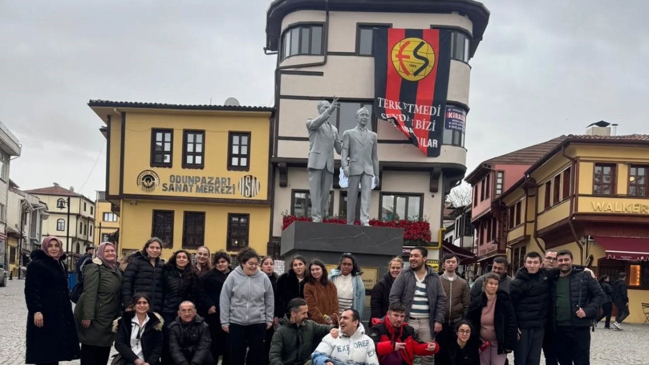 Özel ihtiyaçlı bireylere Eskişehir’de sosyal ve kültürel gezi