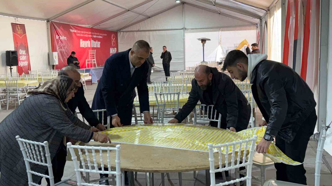 MHP’den ‘Bir sofra bin bereket’ temalı iftar otağı