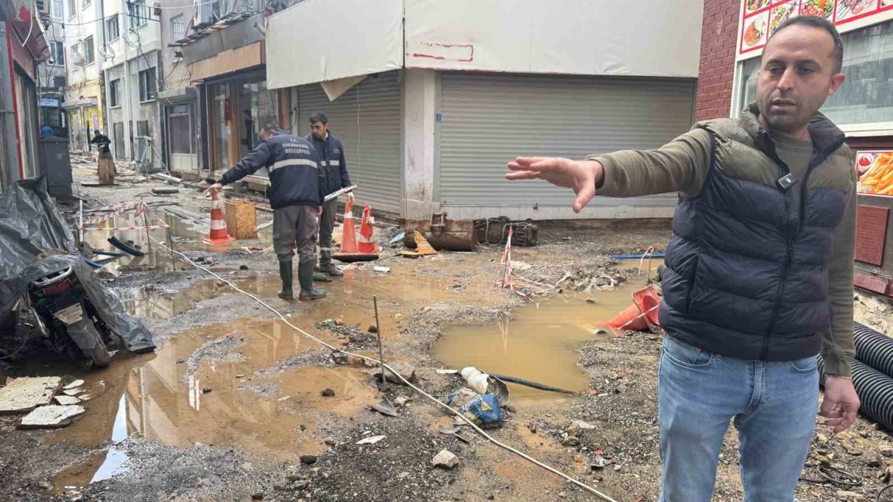 Kuyum atölyesini su basan iş yeri sahibi Gözaç: "Belediye geçmiş olsun bile demedi’