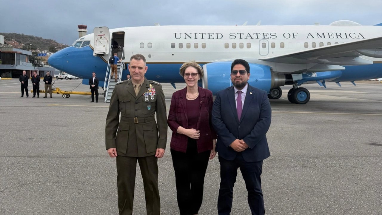 ABD heyeti Venezuela’da geçici hükümet yetkilileri ile bir araya geldi