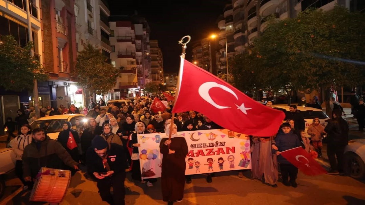 İncirliova’da Ramazan ayını Fener Alayı ile karşıladılar