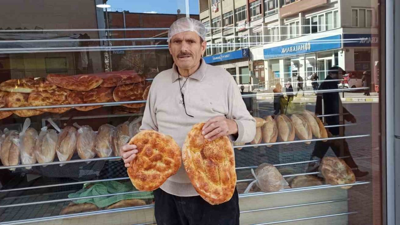 Devrek’te Ramazan pidesi vatandaşların tüketimine sunulmaya başlandı
