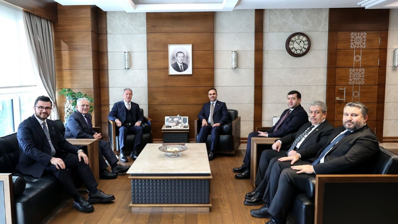 Başkan Büyükkılıç, Bakan Kacır ile görüştü
