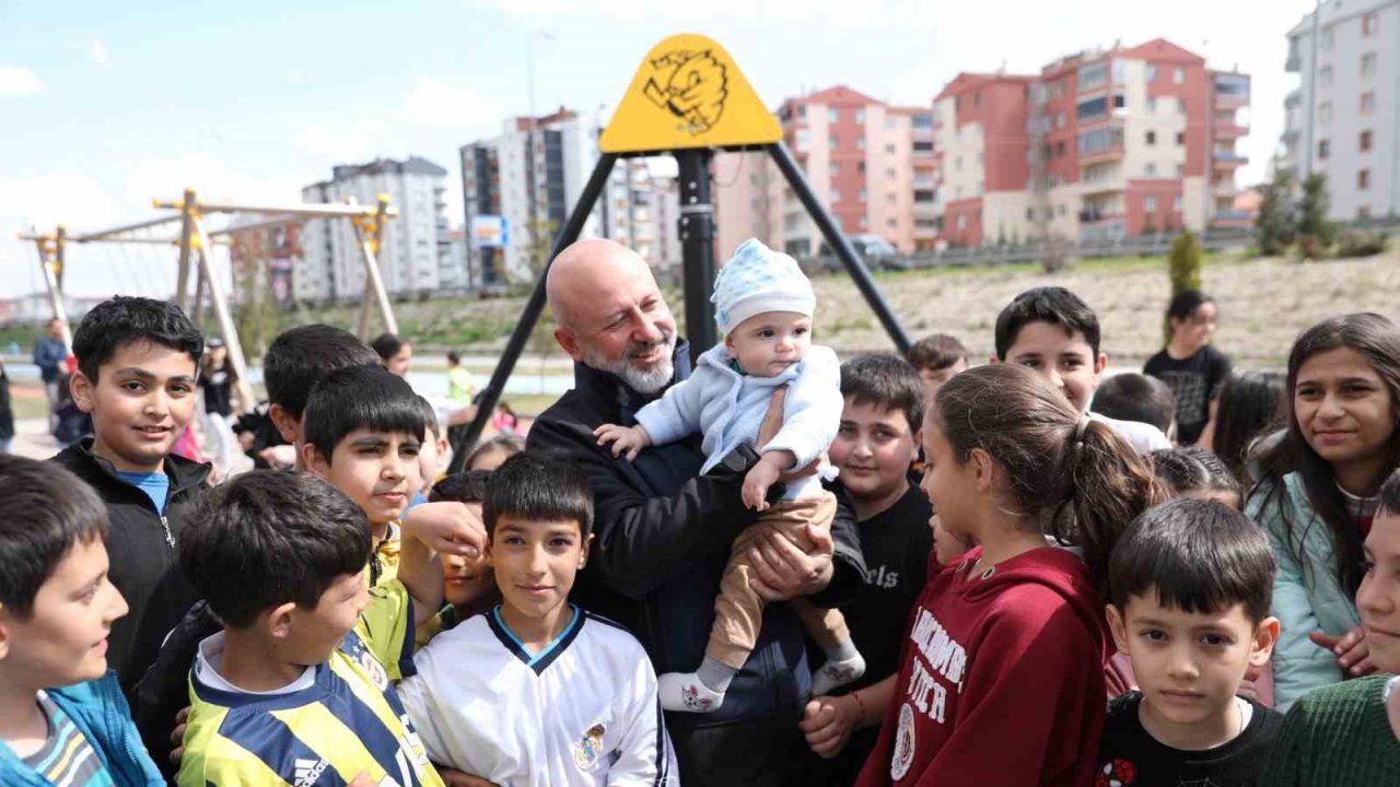 Başkan Çolakbayrakdar: "Daha yeşil bir çevre, huzurlu bir yaşam inşa ediyoruz"