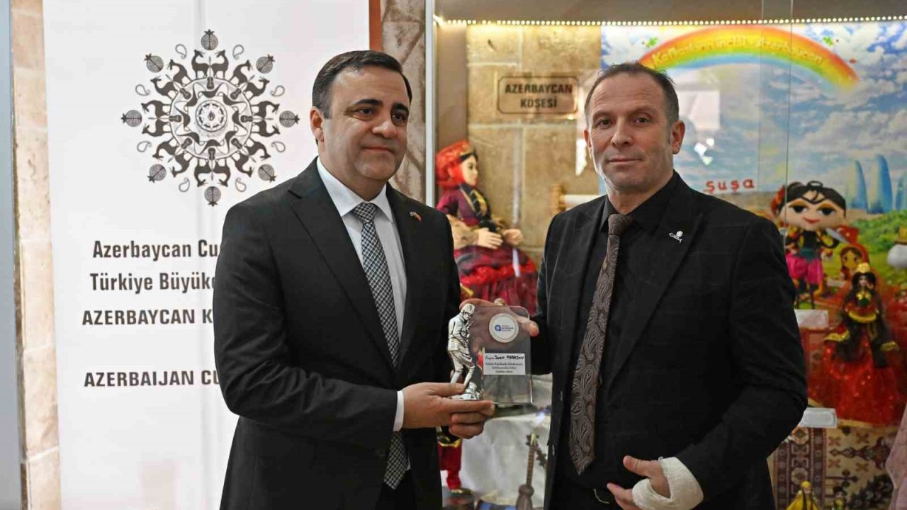 Antalya Oyuncak Müzesi’ne Azerbaycan’dan 26 parçalık bağış