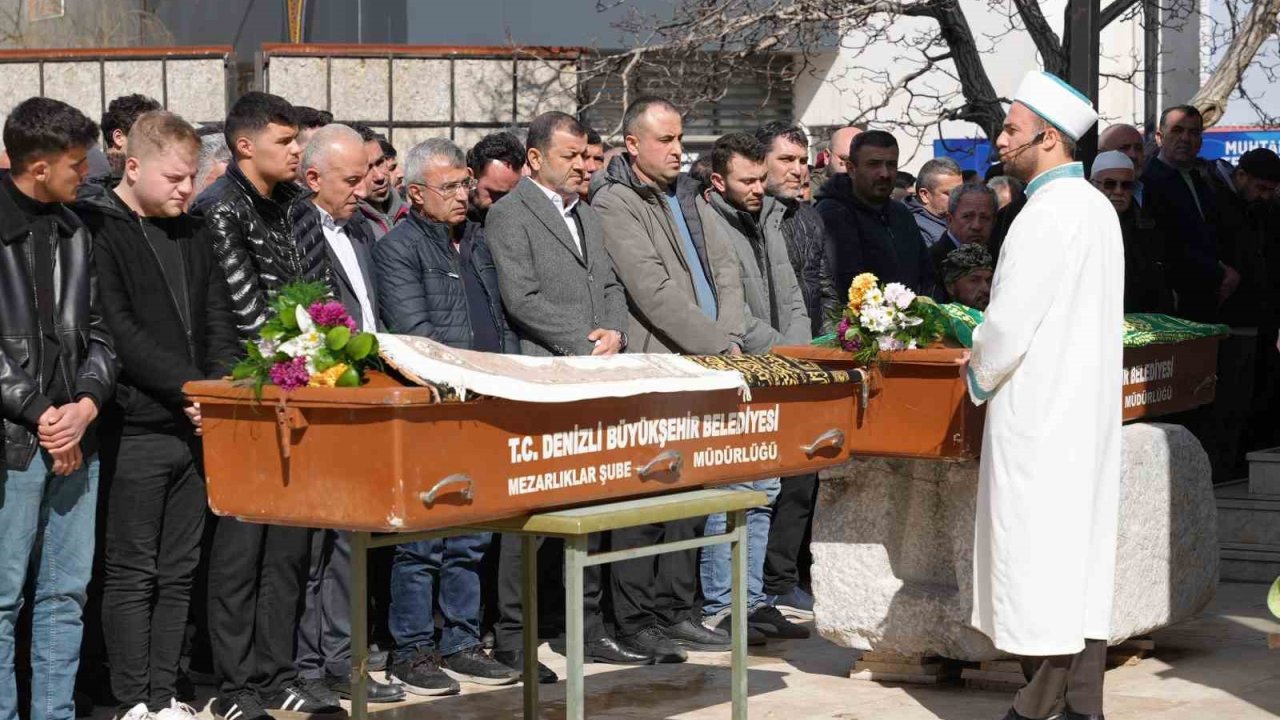 Kazada hayatını kaybeden baba ve oğlu son yolculuklarına uğurlandı