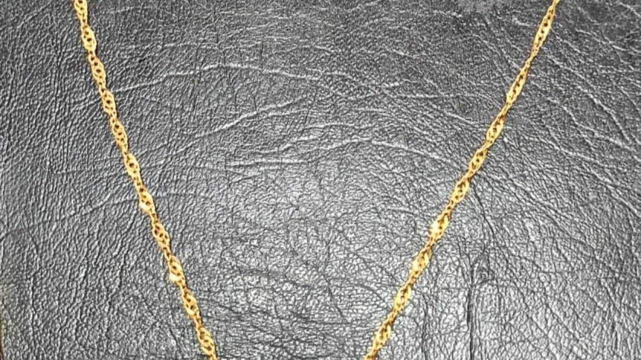 Kapkaç şüphelisi çaldığı kolyeyle yakalandı