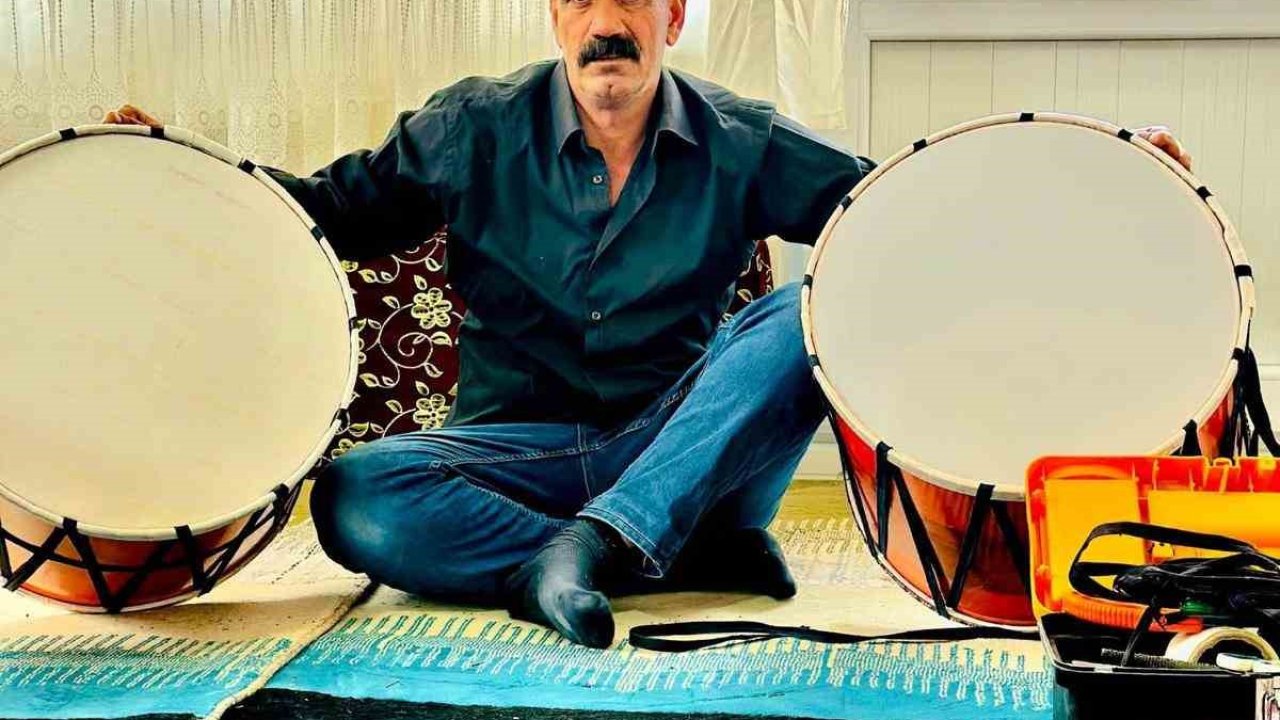 Çermik’te 40 yıldır baba mesleği davul imalatı yapıyor