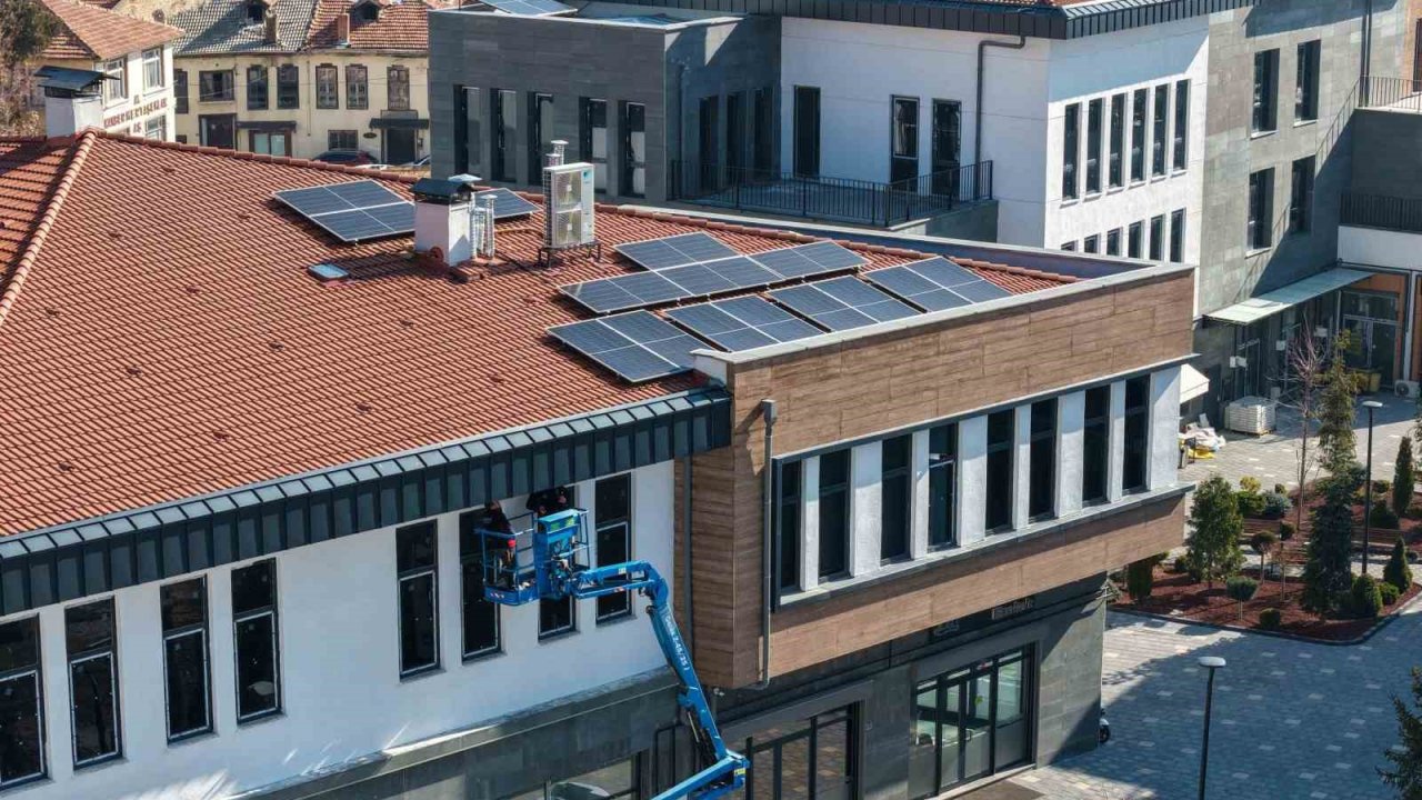 Suriçi Çarşısı yeşil enerjiyle aydınlanıyor