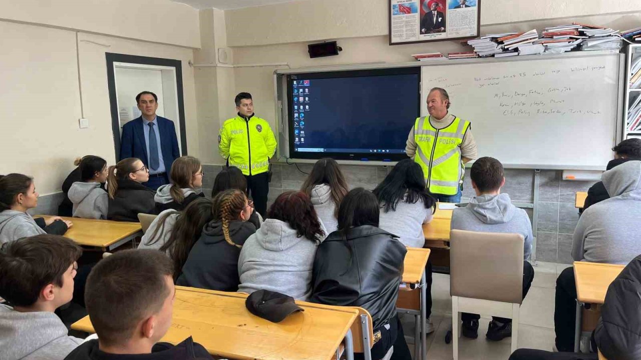 Çan Emniyeti’nden 442 öğrenciye güvenli sürüş eğitimi