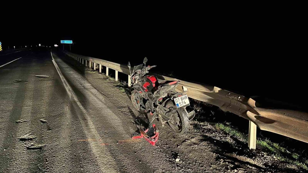 Çukura düşen motosikletin sürücüsü yaralandı