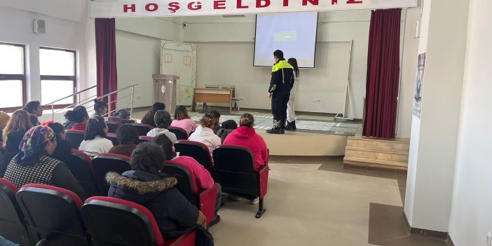 Kars Emniyetinden özel gereksinimli bireylere trafik eğitimi