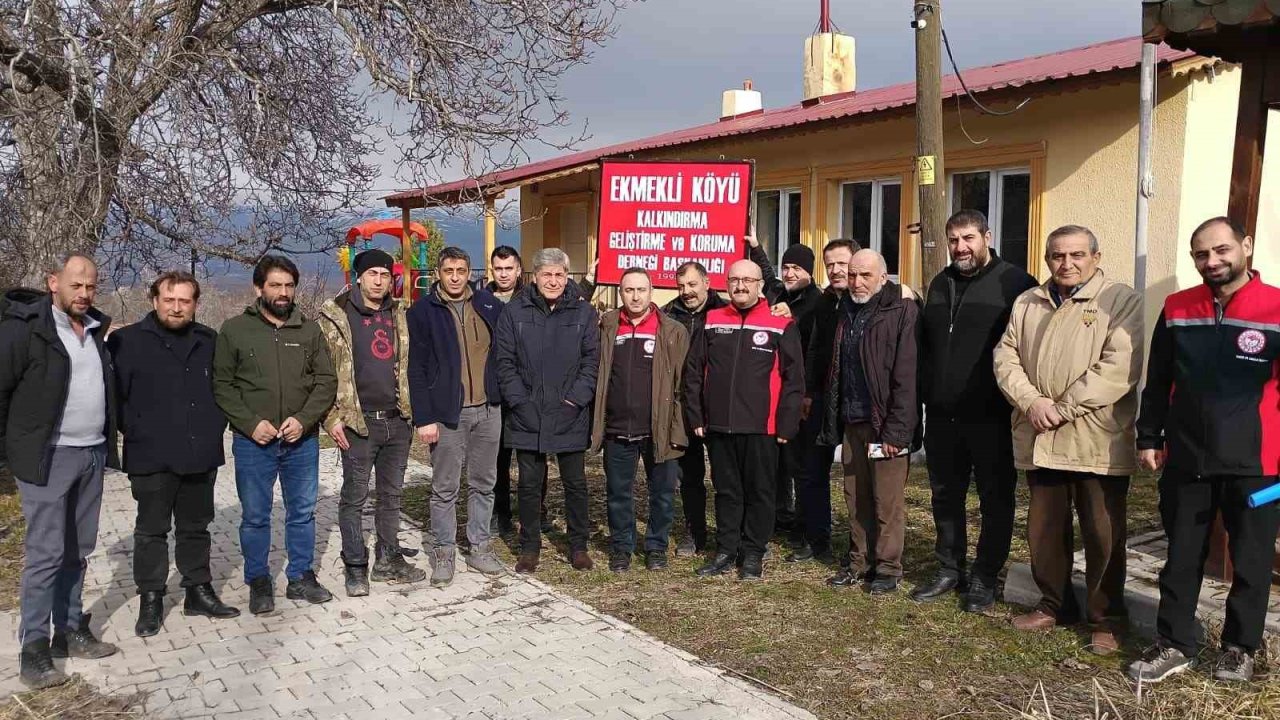 Tarım ekipleri Ekmekli köyünde üreticilerle buluştu