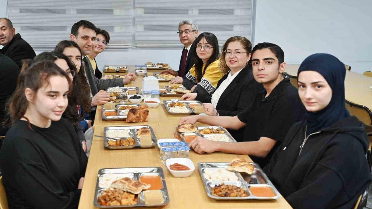 Ortaklar Fen Lisesi’nde "Maarifin Kalbinde Ramazan" iftarı