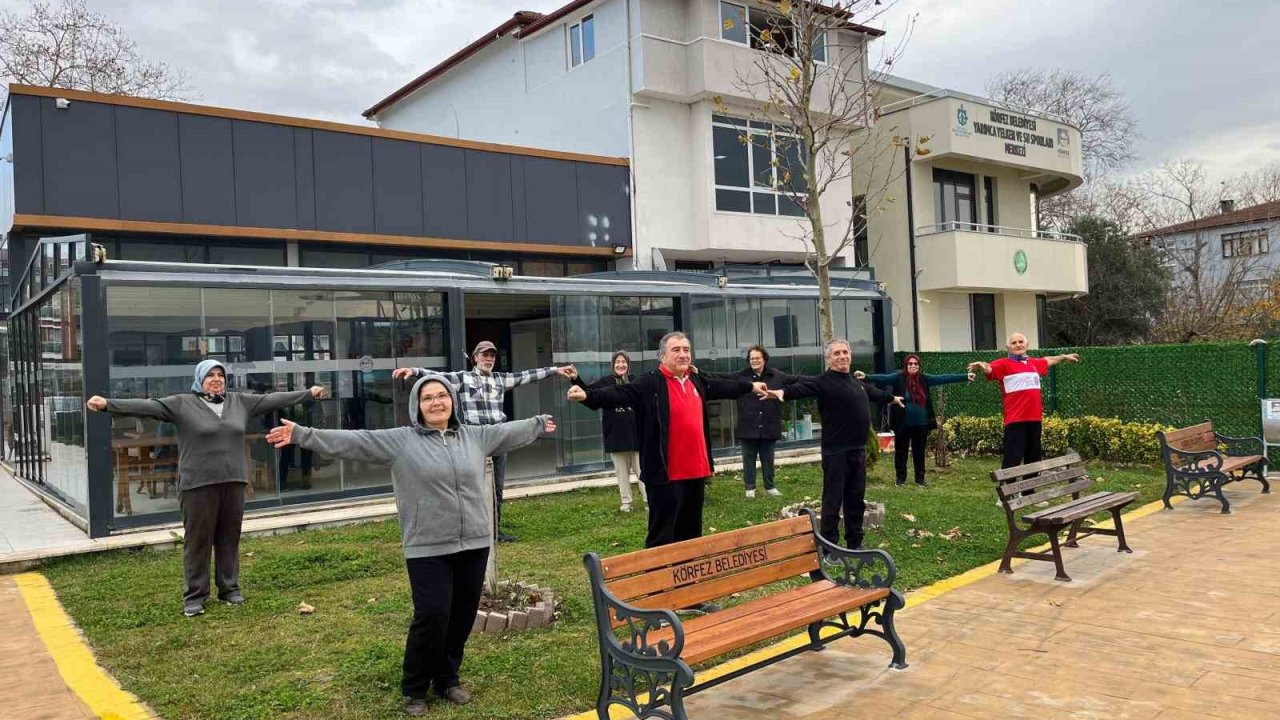 +60 Yaş Kulübü’nde spor ve zihinsel egzersiz bir arada