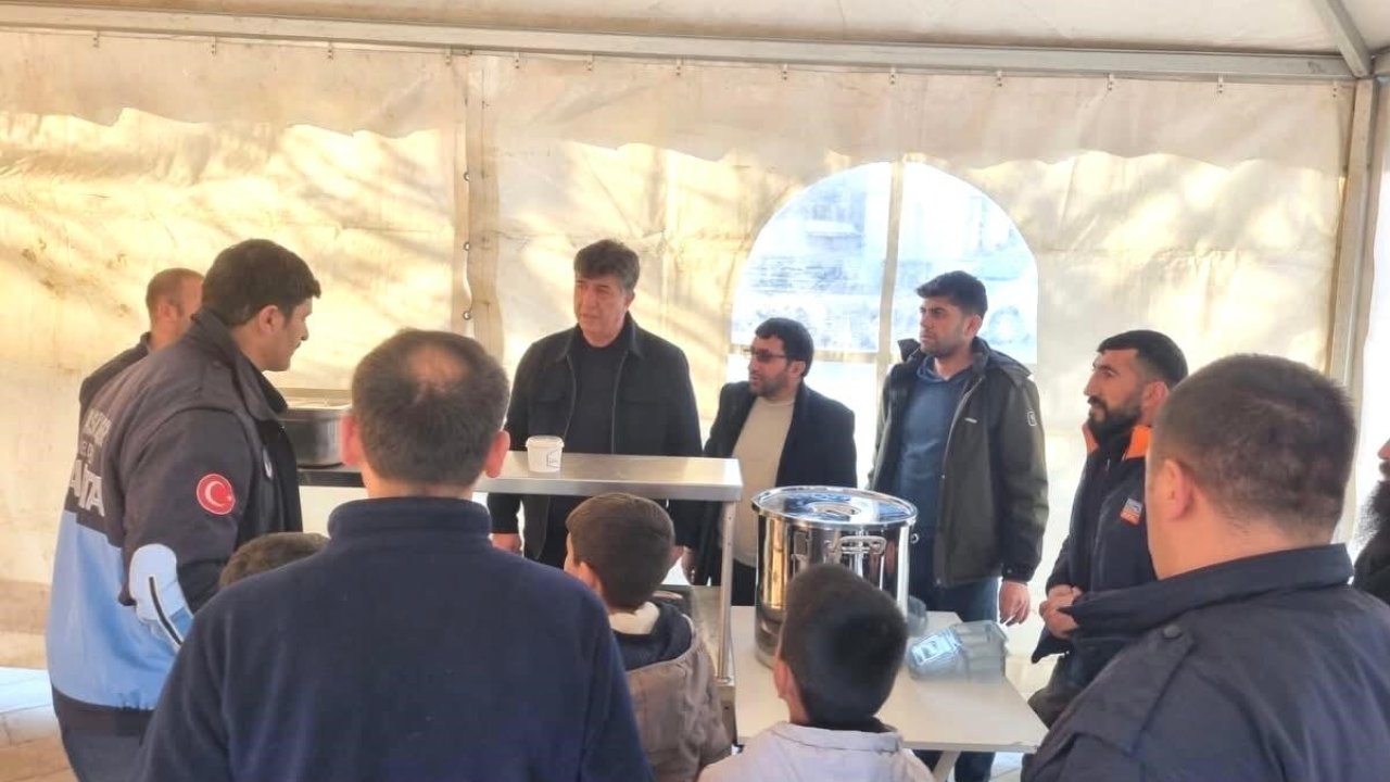 Pasinler Belediyesi’nden vatandaşa sıcak yemek ikramı