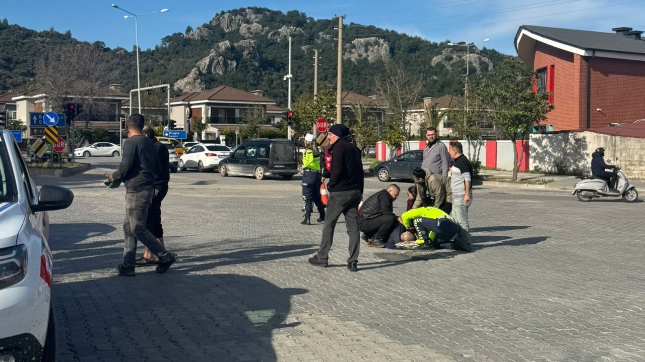 Marmaris’te otomobil yayaya çarptı, sürücü gözaltına alındı