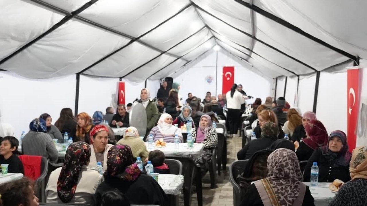 Başkan Bozkurt depremzedelerle iftarda buluştu