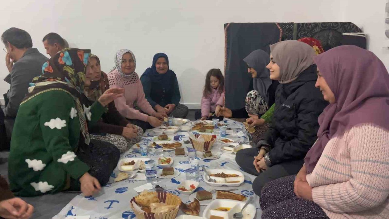 Kaymakam Kılıç, yangından etkilenen vatandaşlarla bir araya geldi