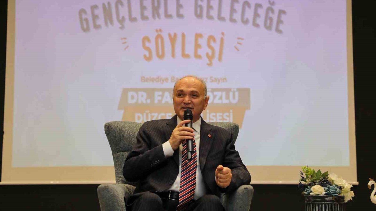 Başkan Özlü Fen Lisesi öğrencileri ile bir araya geldi