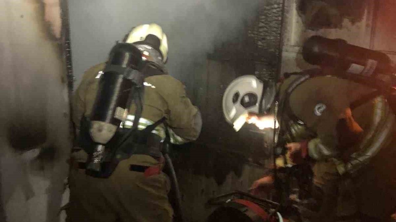 İskenderun’da ev yangını büyümeden söndürüldü