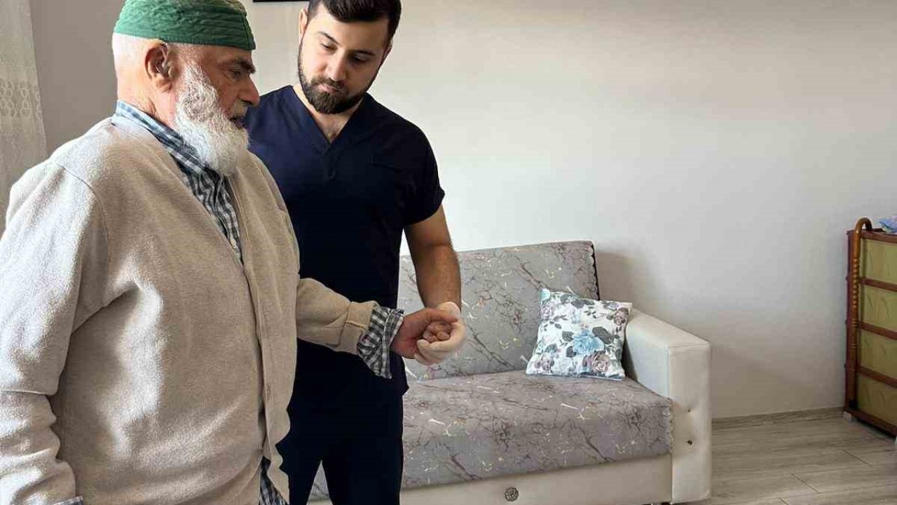 Kovancılar’da bir ilk: Evde fizik tedavi uygulaması