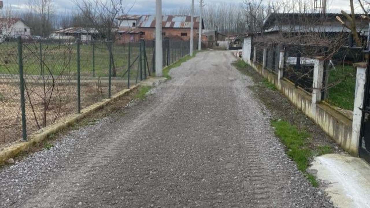 Düzce’de köy yollarında iyileştirmeler sürüyor