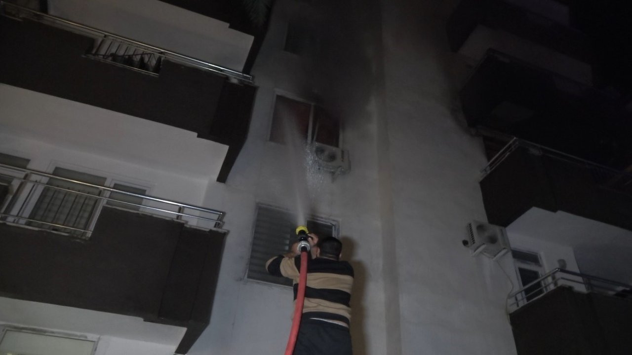 5 katlı binada korkutan yangın:2 kişi dumandan etkilendi