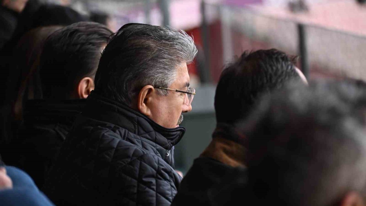 Vali Dr. Erdinç Yılmaz Eskişehirspor’un galibiyet coşkusuna ortak oldu