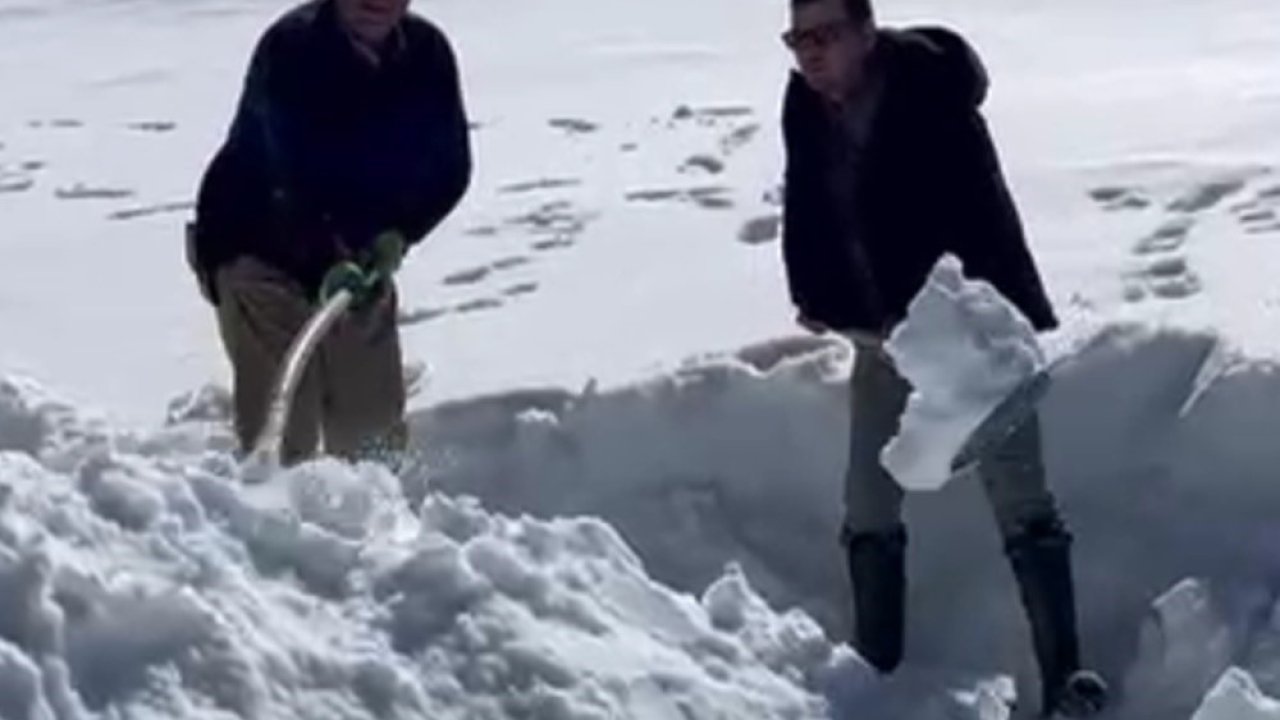 Dondurucu zirvede toplanan kar, yazın serinleten lezzete dönüşüyor