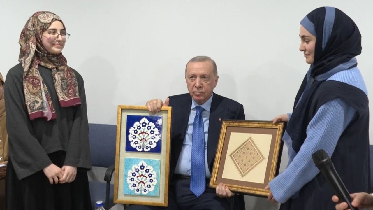 Cumhurbaşkanı Erdoğan üniversite öğrencileri ile bir araya geldi