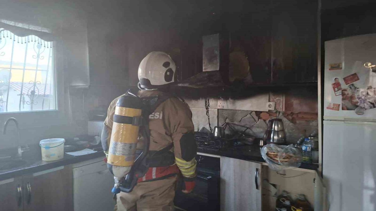 Samandağ’da evin mutfağında çıkan yangın korkuttu