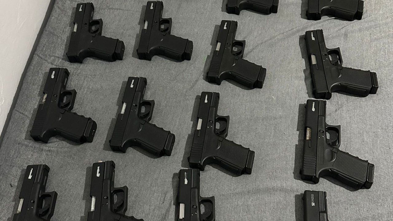 İstanbul’da 19 kaçak tabanca ele geçirildi