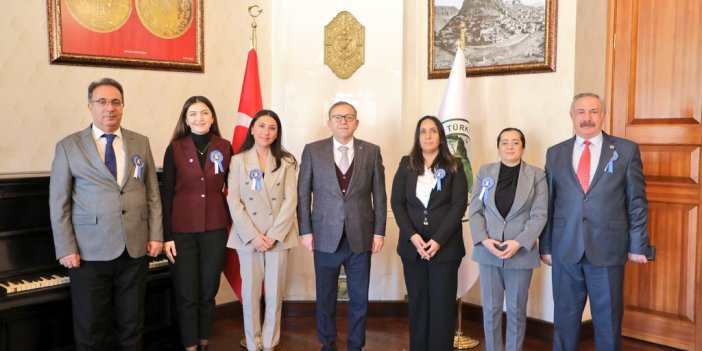 Kars Valisi Ziya Polat’tan Muhasebe Haftası’na Anlamlı Kutlama