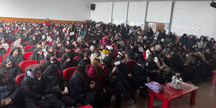 Kars’ta öğrencilere erken yaşta evlilikle mücadele eğitimi