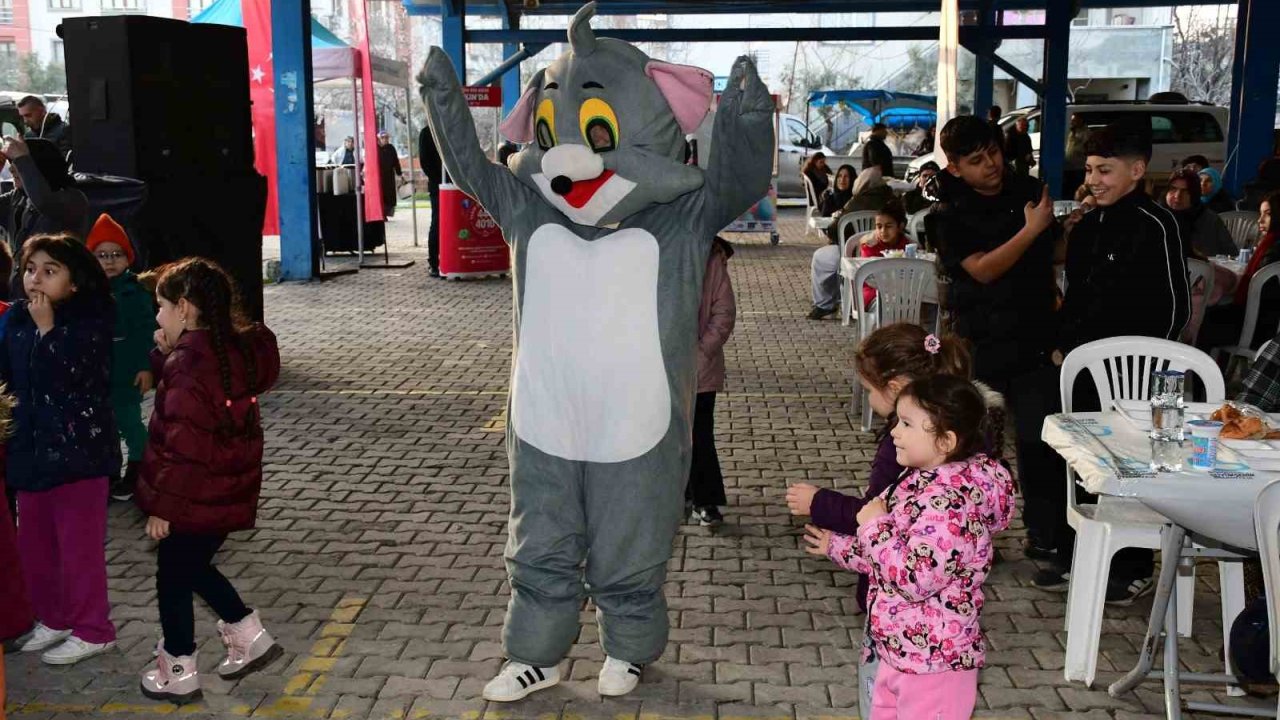 Büyükşehir’in iftar sofrası Altıeylül’de gönülleri ısıttı