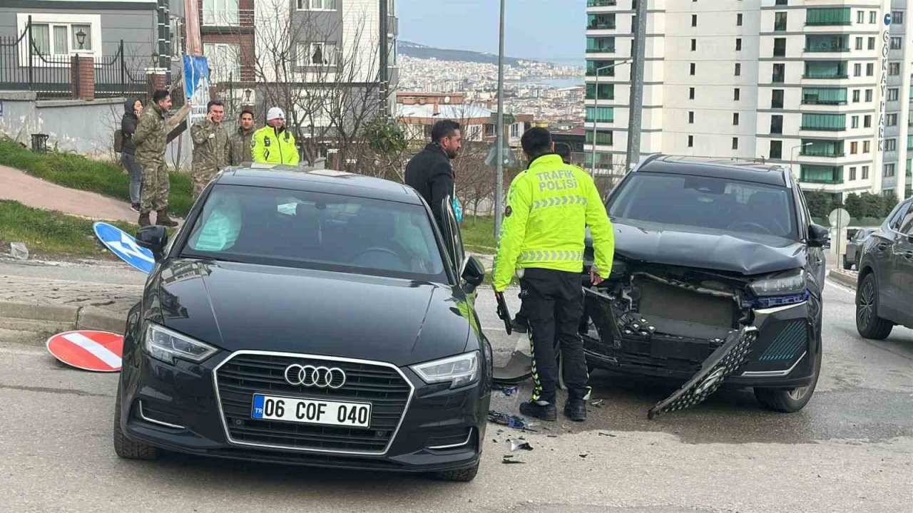 Samsun’da SUV ile otomobil çarpıştı