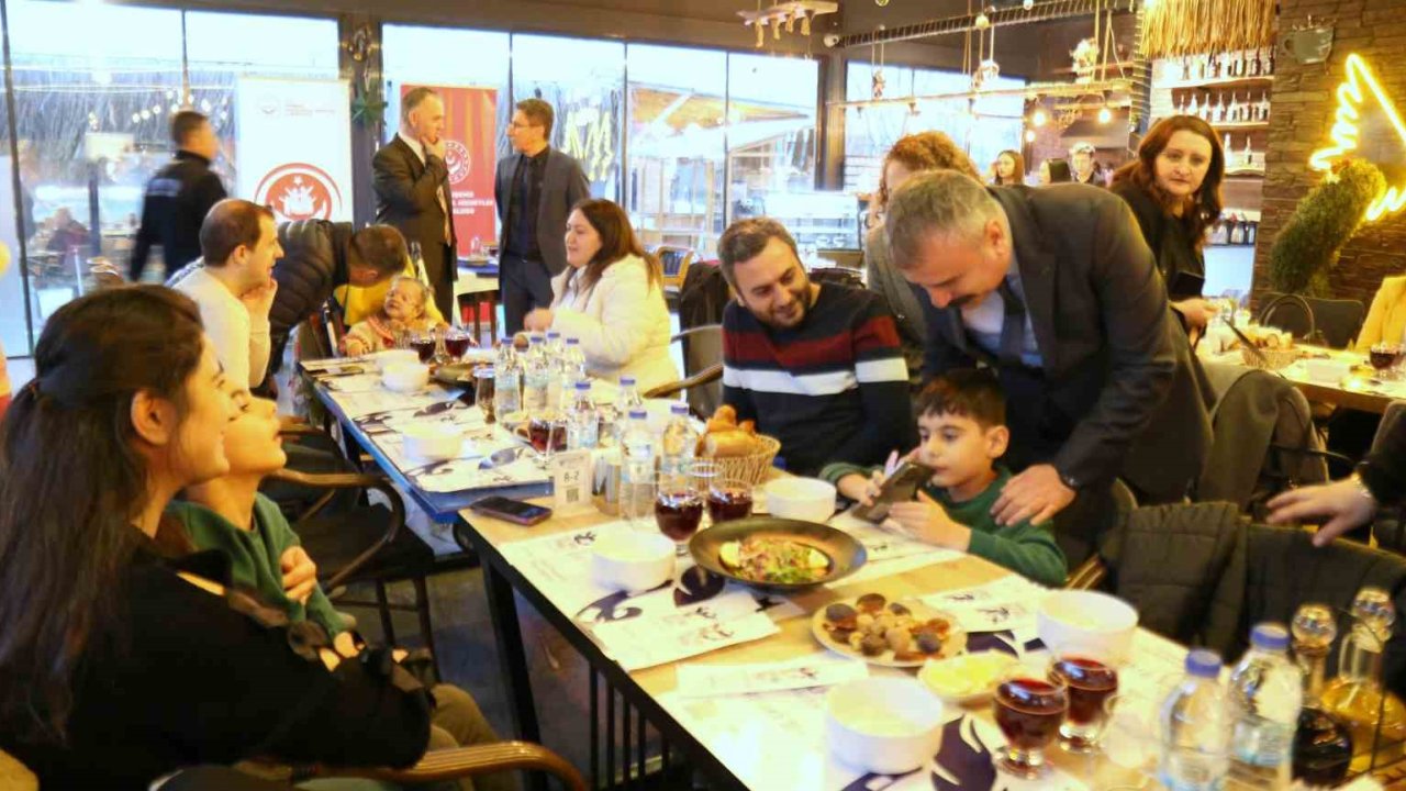 Yaşlılar, engelliler ve devlet korumasında yetişen gençler iftarda bir araya geldi